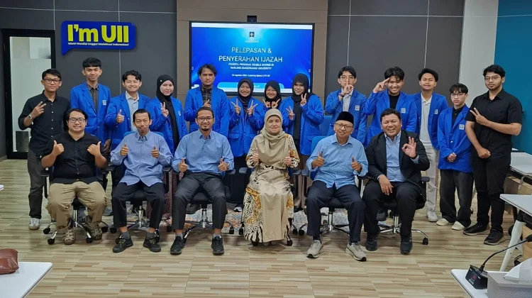 FTI UII Lepas 18 Mahasiswa Program Double Degree ke NXU Tiongkok
