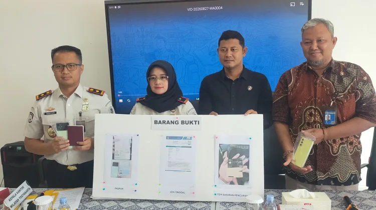 Imigrasi Kulon Progo Amankan WNA China yang Mencuri dalam Pesawat
