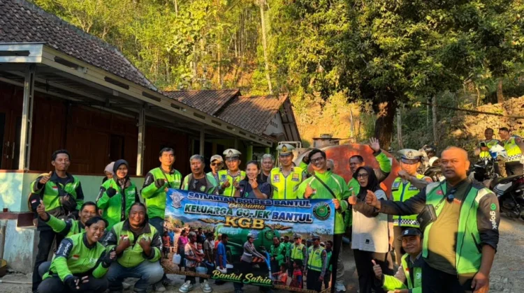 Satlantas Polres Bantul Bersama Gojek Bantu Warga Dermojurang Hadapi Kekeringan