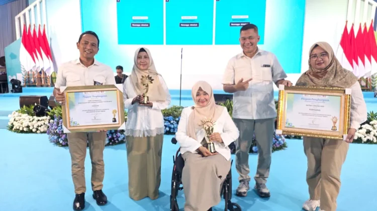 SLB N 1 Gunungkidul & Dosen UNY Raih Penghargaan Literasi OJK