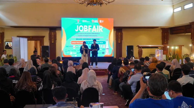 Job Fair Disnakertrans DIY 2026 Dibanjiri Ribuan Pencari Kerja