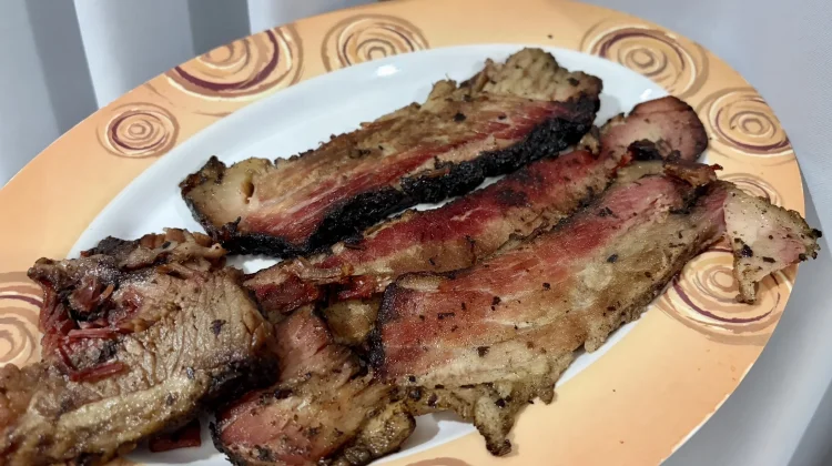 Daging Asap, Sajian Gurih dengan Aroma Khas dan Tekstur Menggoda