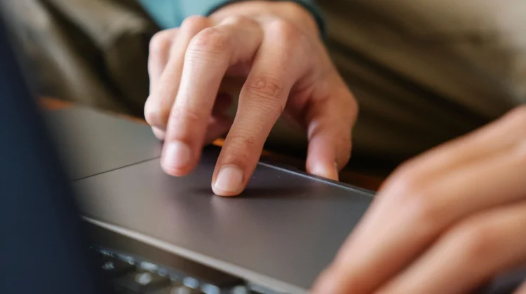Bahaya Fitur AI Bikin Laptop Cepat Panas