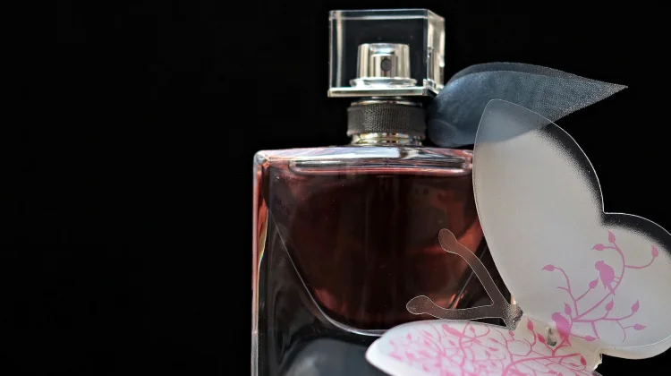 Berkeringat Bikin Parfum Menyengat, Apa Solusinya?