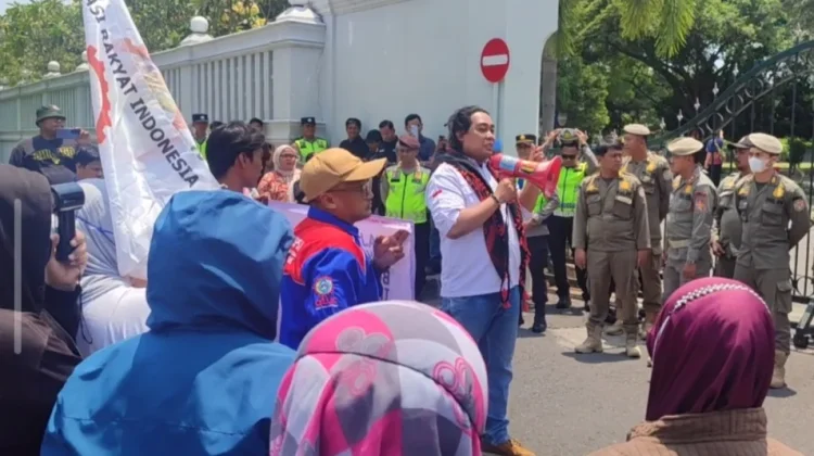 Buruh DIY Gelar Unjuk Rasa