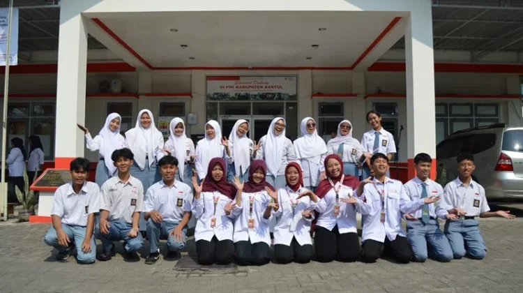 PMI Bantul Bekali PMR Wira Ciptakan Sekolah Aman