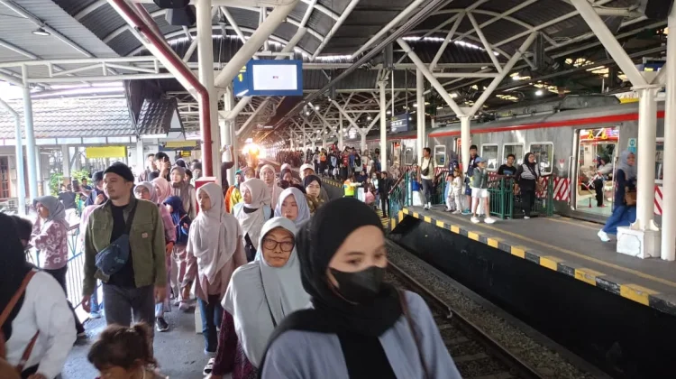 Stasiun Yogyakarta dan Stasiun Lempuyangan Jadi Stasiun Tersibuk di DIY-Jateng