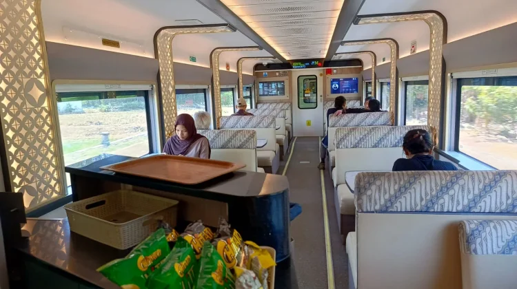 Mengenal Gerbong Restorasi di Dalam Kereta Api
