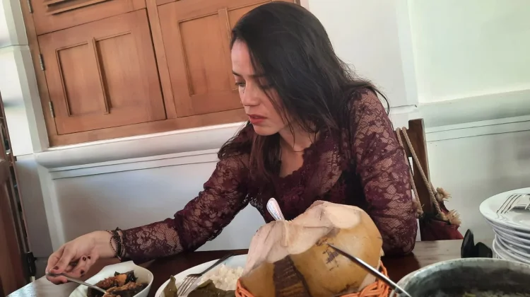 Sering Makan Berlebihan? Awas, Mungkin Gejala Binge Eating Disorder