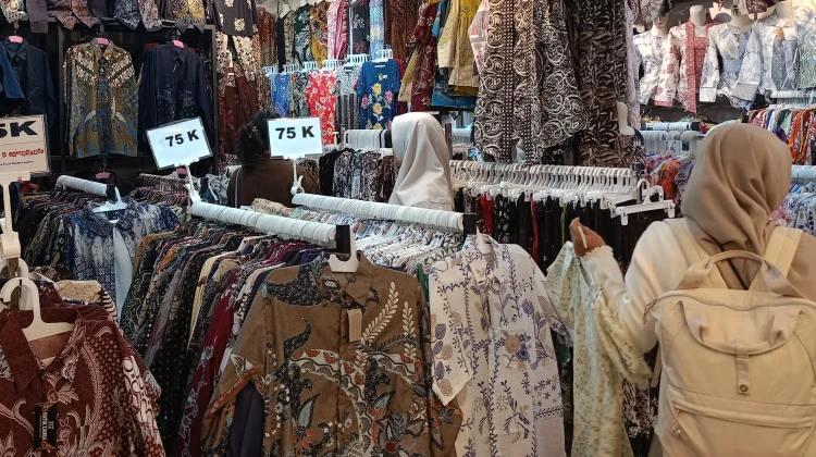 Pasar Beringharjo Lesu Menjelang Hari Batik Nasional