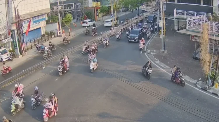 Semangat Kerja di Hari Jumat, Cuaca DIY Cerah Berawan Pagi hingga Dini Hari