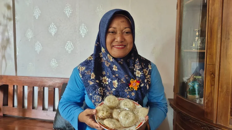 Setia Menjaga Resep Turun-Temurun Demi Cita Rasa Khas Cucur Girikerto