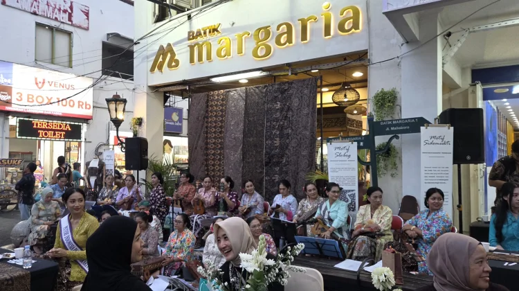 Margaria dan Perempuan Berkebaya Yogyakarta Ajak Publik Lestarikan Batik