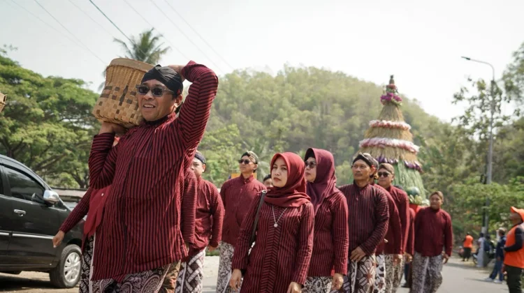 Hari Jadi ke-196, Gunungkidul Gelar Kenduri Ageng di Pantai Baron