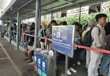Penumpang Commuter Line Diperkenankan Berbuka di Kereta, Ini Syaratnya