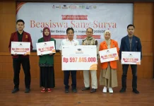 Lazismu UMY Salurkan Beasiswa Sang Surya