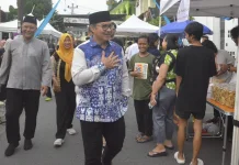 Tradisi Ngabuburit, Hasto Ajak Masyarakat Berbelanja di Pasar Ramadan