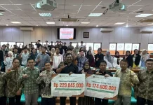 UMY dan Lazismu Bantu Mahasiswa Korban Bencana Sumatera