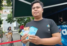 Loket Penukaran Uang Baru di Sleman Diserbu Masyarakat