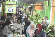Romansa Pasar Ramadan Kauman, Berburu Takjil di Gang Sempit