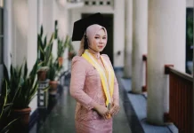 Kisah Inspiratif Tiara, Lulus UGM di Usia 20