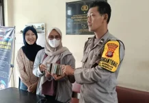 Polsek Ngampilan Kembalikan Dompet Mahasiswi yang Tertinggal Saat JLFR