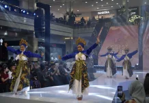GKBRAy Paku Alam X Buka Fashion Show di Ambarrukmo Plaza