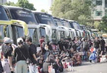 Ribuan Pedagang Warmindo Diberangkatkan Mudik Gratis Bersama