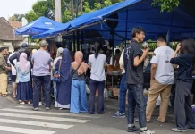 Wisatawan Jogja, Rela Antri Panjang demi Telur Dadar viral