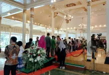 Antusiasnya Warga Bersilaturahmi dengan Ngarsa Dalem di Kepatihan
