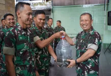 Menjelang Akhir Jabatan, Brigjen Bambang Sujarwo Bagikan Lele ke Anggota