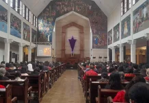 Suasana Khidmat Selimuti Jumat Agung Gereja Santo Antonius Kotabaru
