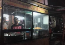 Cimol Stik Kentang Ramaikan Jalan Terban UGM