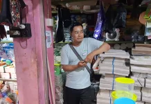 Harga Plastik Melambung, Pedagang Hadapi Penurunan Omzet