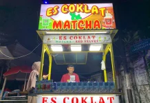 Penjual Minuman Bertahan ditengah Ramainya Alkid