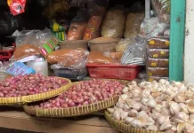 Harga Bawang dan Cabai Tak Stabil, Pedagang Khawatir Rugi