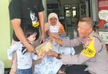 Bhabinkamtibmas Bener Aktif Salurkan Bantuan Protein Hewani, Dukung Gizi Balita