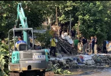 Kembalikan Fungsi Sungai, Pemkot Keruk dan Bongkar Kandang di Winongo