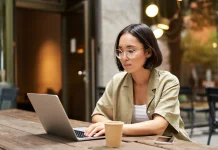 Freelancer Wajib Tahu, Kontrak via WhatsApp ternyata Sah, Ini Penjelasanya