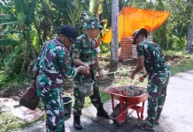 Wakil Komandan Satgas TMMD Awasi Pembangunan Rabat Beton