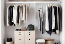 Membangun Lemari Pakaian Minimalis tapi Tetap Stylish