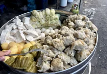 Menikmati Siomay Kotabaru Lengkap dengan Bumbu Kacang Gurih Nikmat