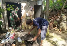 Tingkatkan Sanitasi Warga, Satgas TMMD Reguler Ke-128 Mulai Bangun MCK Sehat