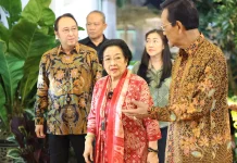 Sri Sultan Jamu Megawati dengan Wedang Semlo di Keraton Yogyakarta
