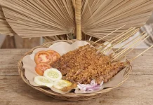 Sate Serundeng Legendaris Resep Leluhur di kawasan Kuliner Jogja Barat