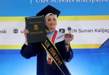 Dina Istiqomah Ungkap Rahasia Lulus Magister 1,5 Tahun dengan IPK Sempurna