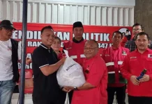 Salurkan Daging Kurban, PDI Perjuangan Ajak Kader Ikhlas Berjuang demi Masyarakat