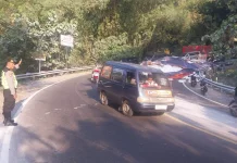 Truk Muatan Kalsit Kecelakaan di Bokong Semar, Lalu Lintas Tersendat