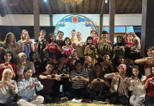 AIYA Yogyakarta Pererat Hubungan Indonesia-Australia Melalui Gamelan Jawa