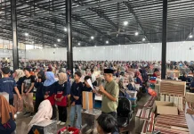 Tangis Haru Warnai Pengumuman 150 Karyawan HS Berangkat Umrah